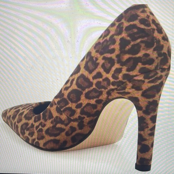 Good American - Leopard Print Pumps - Picture 4 of 4